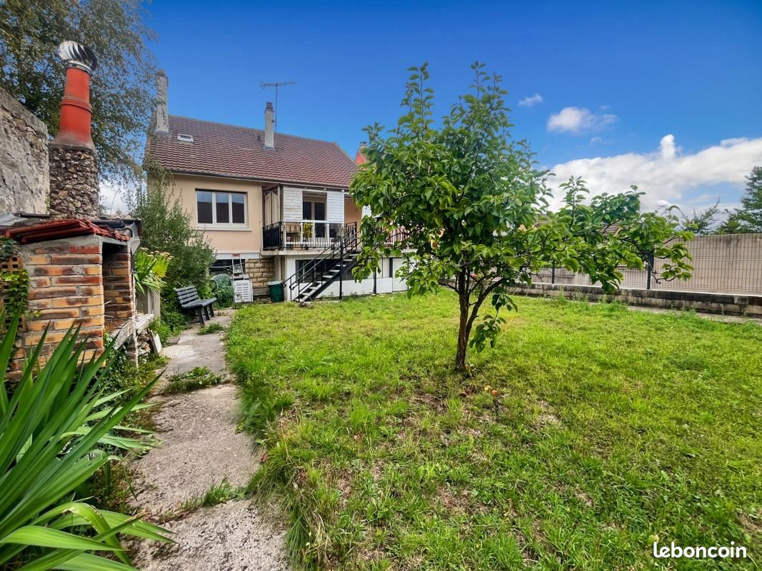 Maison 6 pièces 109 m² · à Courdimanche · 109 m² · 369 500 €