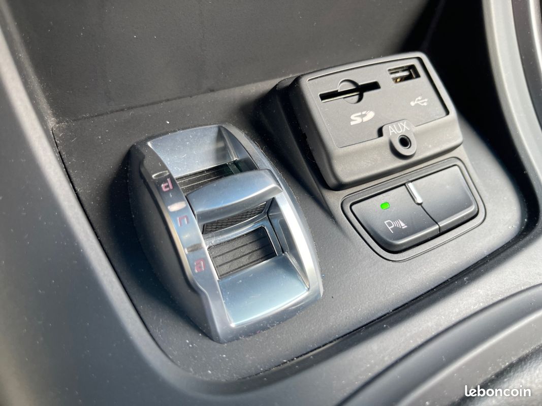 ALFA ROMEO GIULIETTA 1750 TBI 240 VELOCE S TCT 240Ch - Systeme Audio Bose - Garantie 12 mois (image 13)
