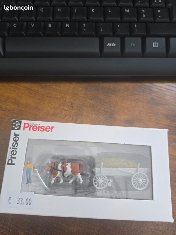 PREISER 30474 – Charrette à fumier, 2 chevaux et conducteur – H0 1/87 (image 1)
