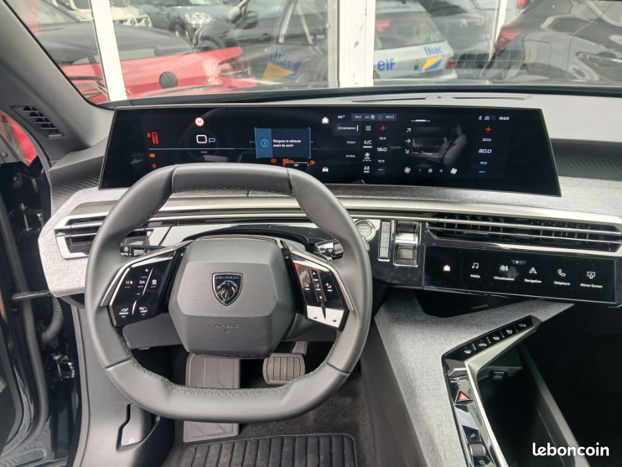 Peugeot 5008 HYBRID 145 e-DCS6 ALLURE Cam360° Panoramic Pack 7PL (image 13)