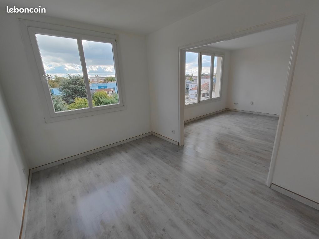 Appartement 5 pièces 82 m² · à Roubaix · 82 m² · 950 €