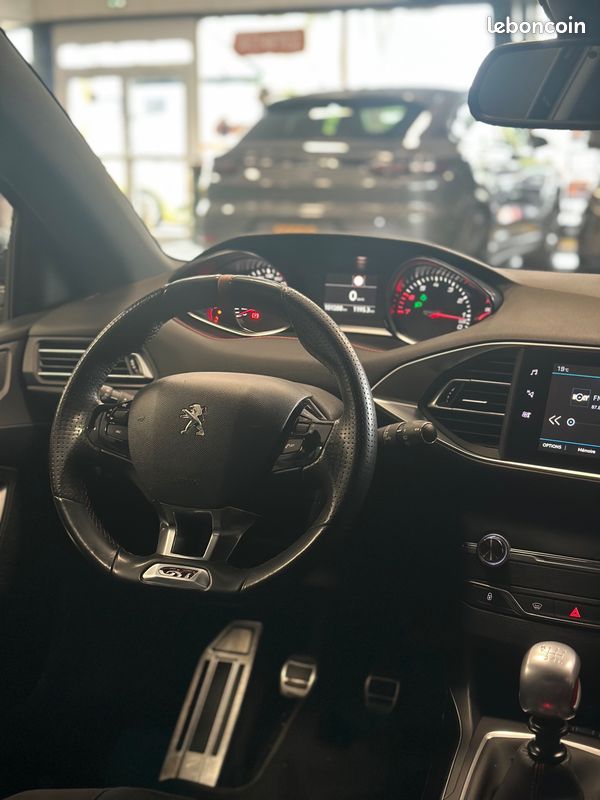 PEUGEOT 308 GTI 1.6 THP 270 by Peugeot Sport (image 17)