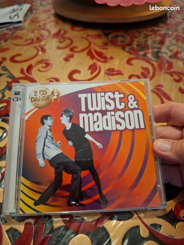 2 cd twist & madison (image 1)