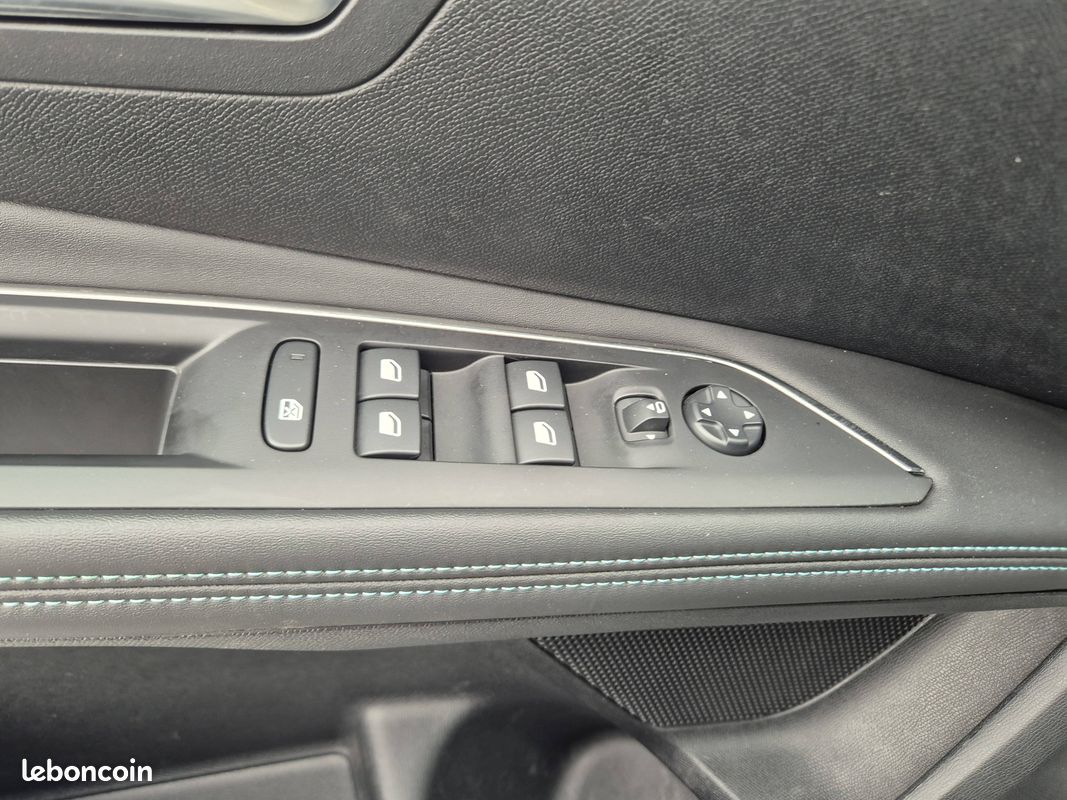 PEUGEOT 3008 BlueHDi 130ch S&S BVM6 Allure Pack (image 23)