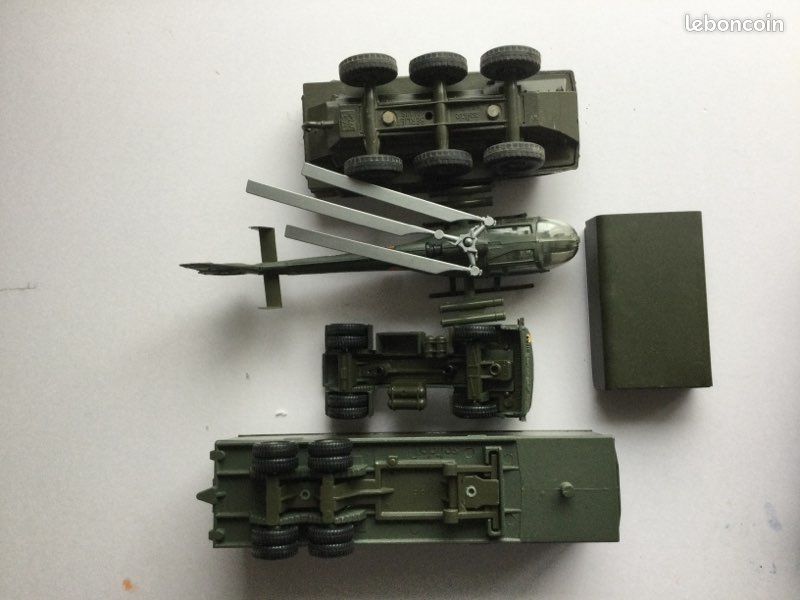 3 Véhicules militaires + 1 cuisine Marion Dinky Toys - DINKY TOYS - Label Emmaüs