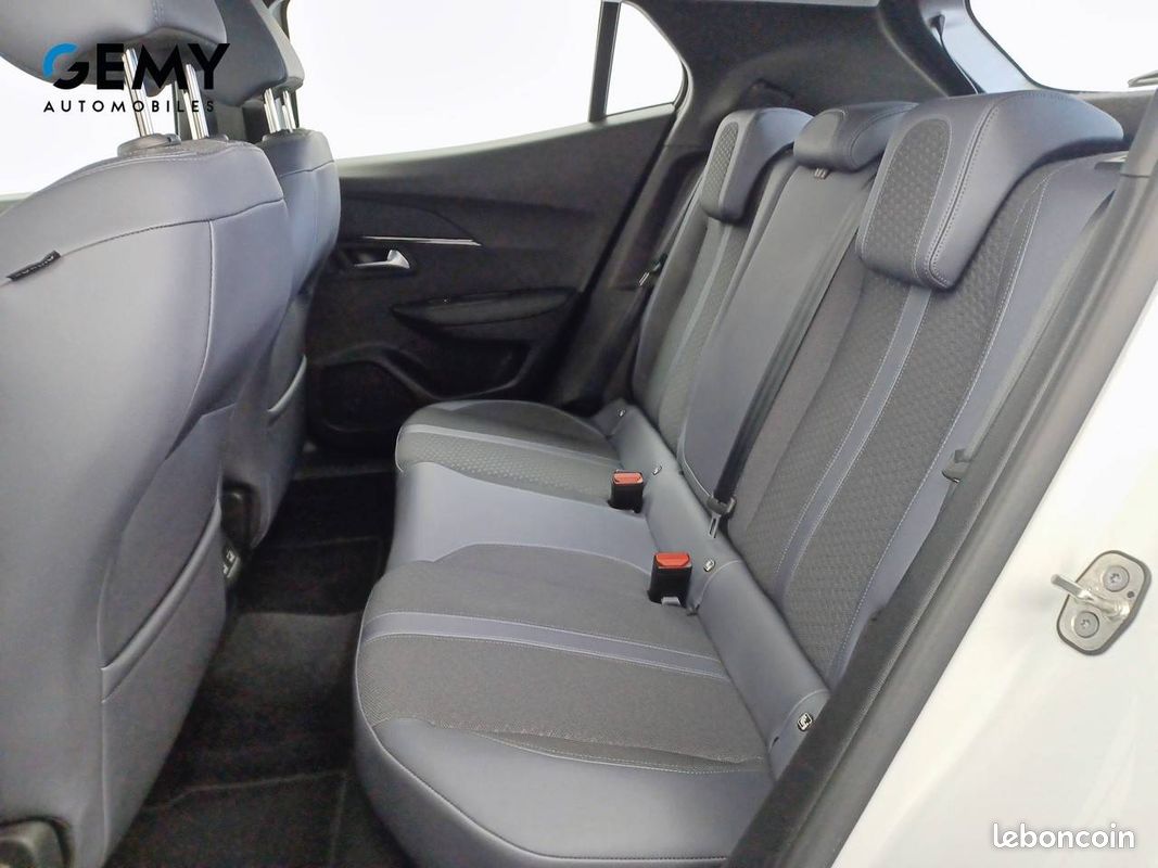 PEUGEOT 2008 PureTech 130 S&S BVM6 Allure (image 10)