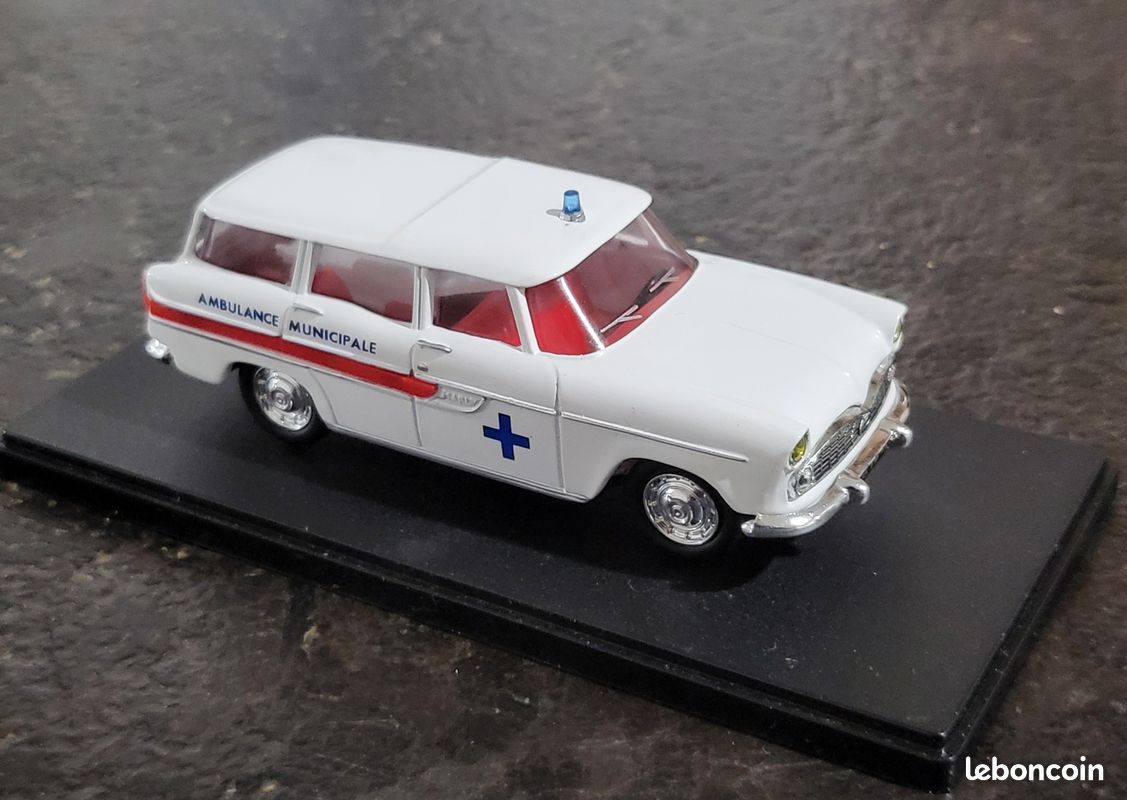 BREAK AMBULANCE SIMCA Marly 1/43 Eligor n° 1342 EUR 5,00 - FR