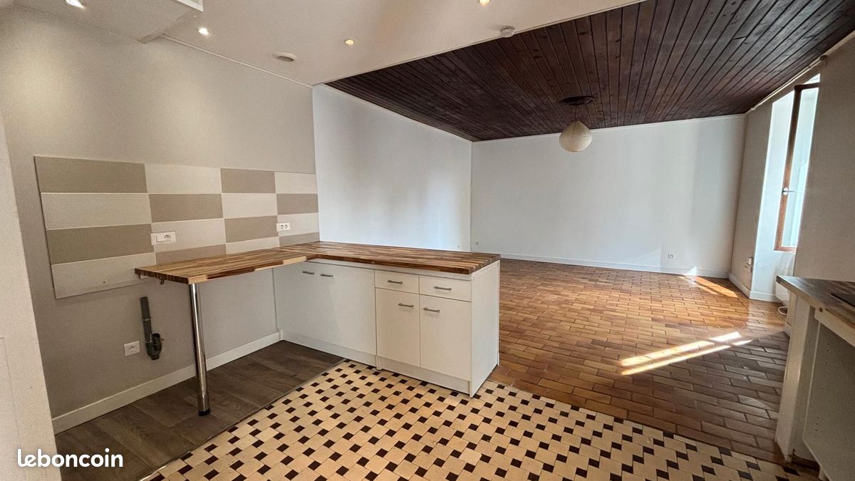 Maison 4 pièces 84 m² · à La Rochefoucauld-en-Angoumois · 84 m² · 650 €/mois