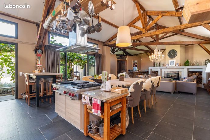 Maison 5 pièces 207 m²
