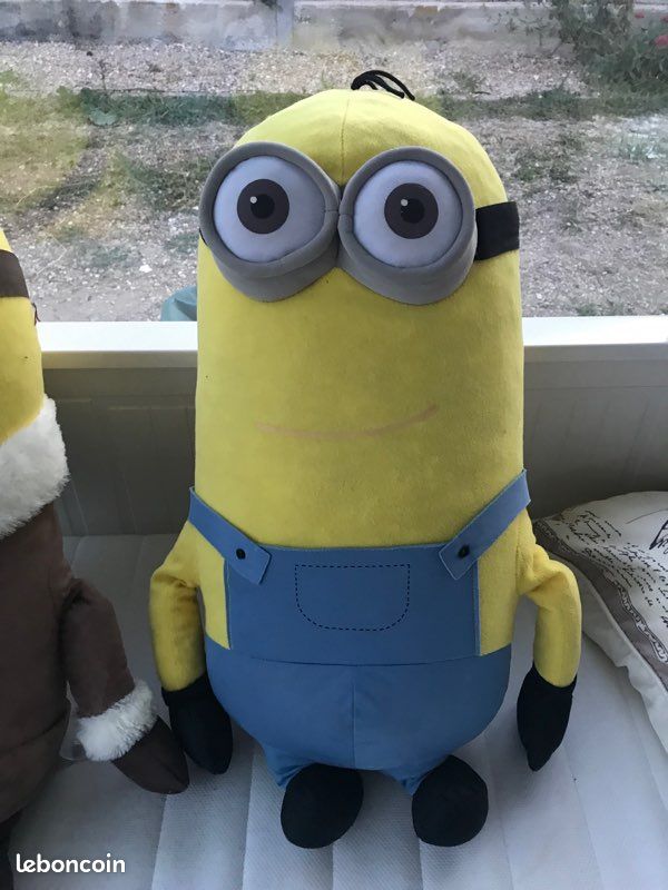 Très grande peluche les minions (image 3)