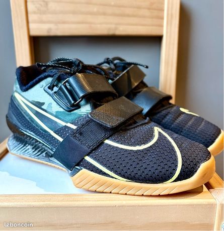 Chaussures d'haltérophilie Chaussures haltérophilie Nike – CrossFit / Squat – Très bon état d'occasion