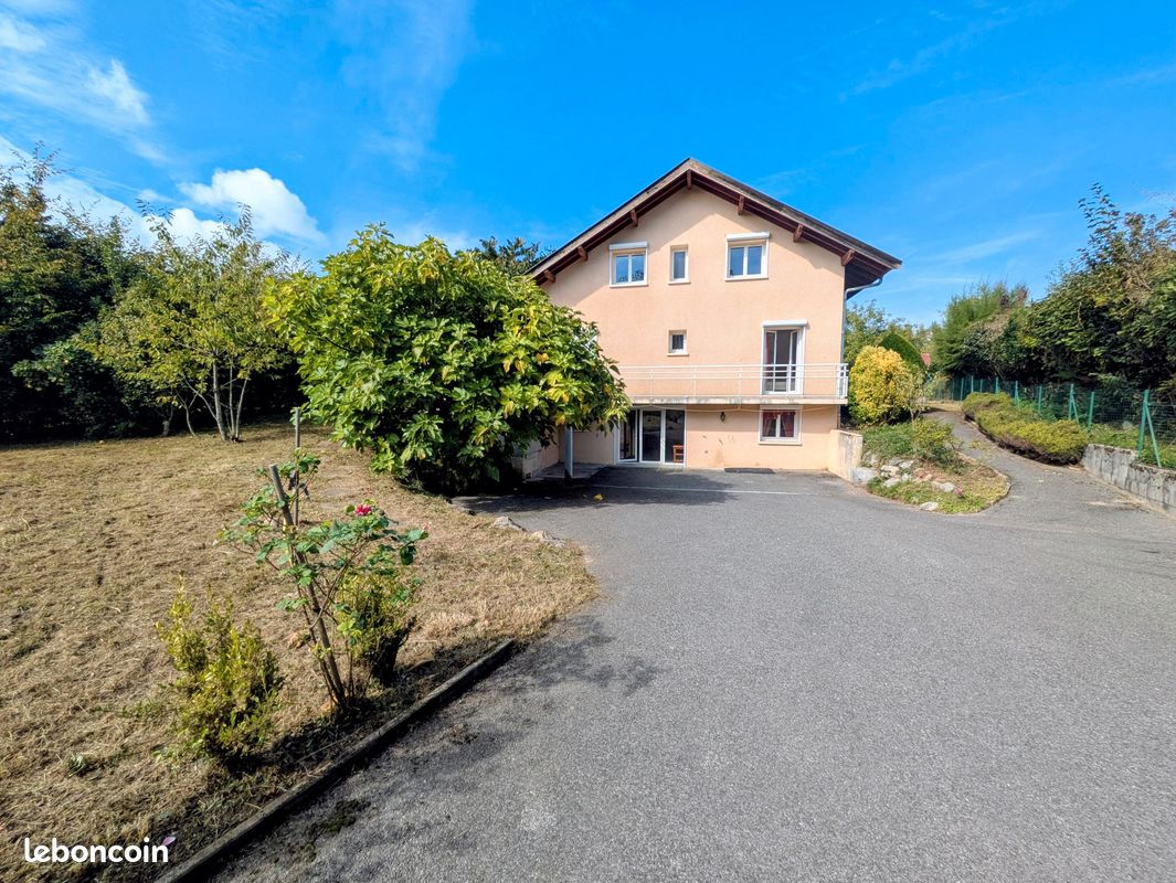 Maison 9 pièces 250 m² · à Yvoire · 250 m² · 750 000 €