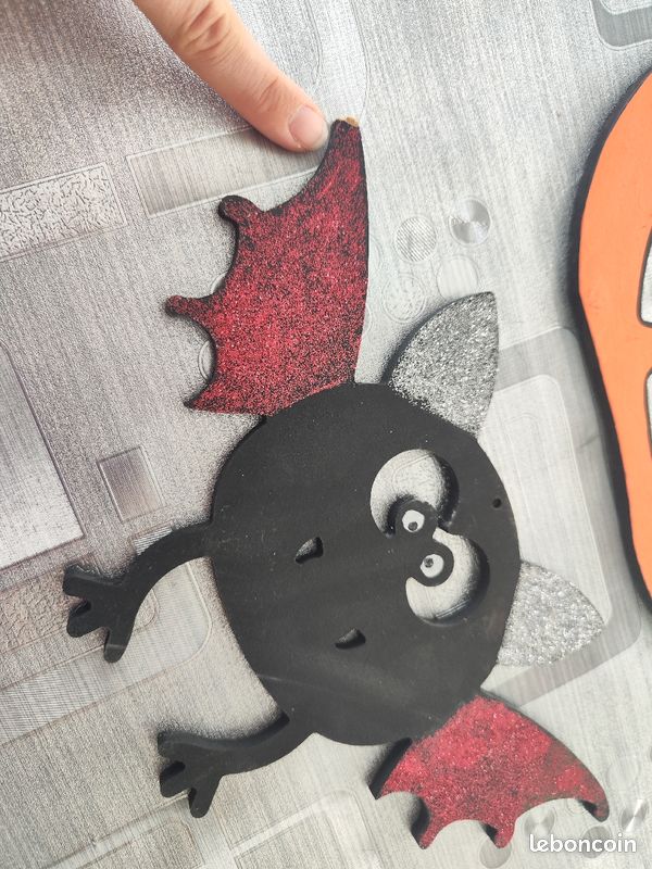 Décoration Halloween citrouille et chauve-souris en bois (image 4)