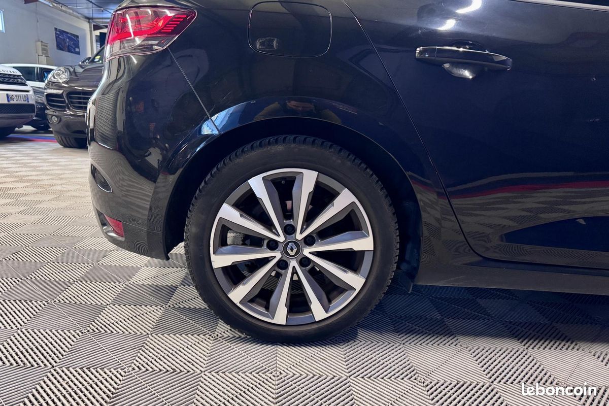 RENAULT MEGANE R.S. Line 1.5 Blue dCi 115 CV BV EDC7 (image 17)