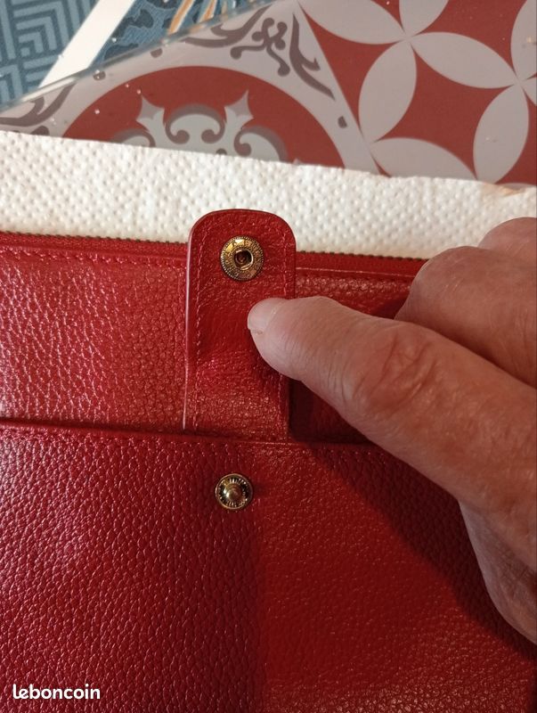 Superbe pochette cuir grainé rouge Lodis. Neuve (image 5)
