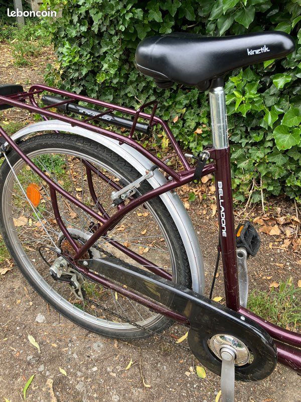 Vélo de ville femme bordeaux (Belladone) (image 5)