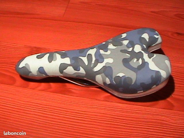 ancienne Selle en cuir de vélo occasion