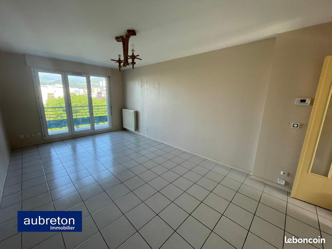Appartement 3 pièces 69 m² · à Grenoble · 69 m² · 748 €