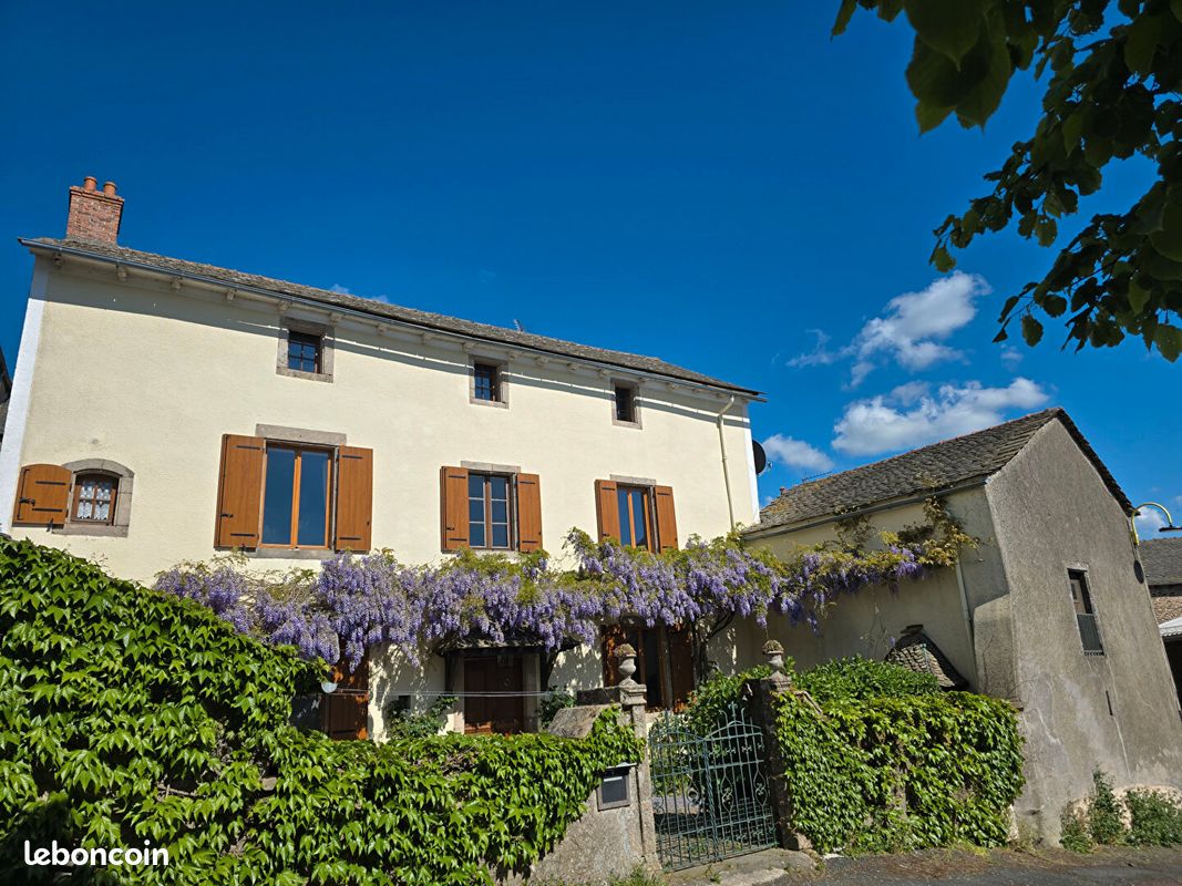 Maison 6 pièces 156 m² · à Arvieu · 156 m² · 186 000 €