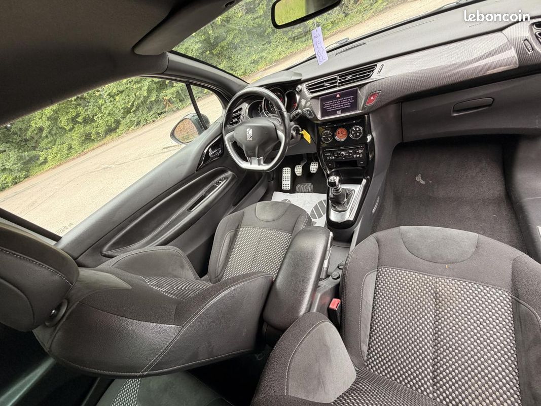 DS DS3 1.6 e-HDi FAP- GARANTIE 2 ans - 110 BERLINE Sport Chic PHASE 1 (image 16)