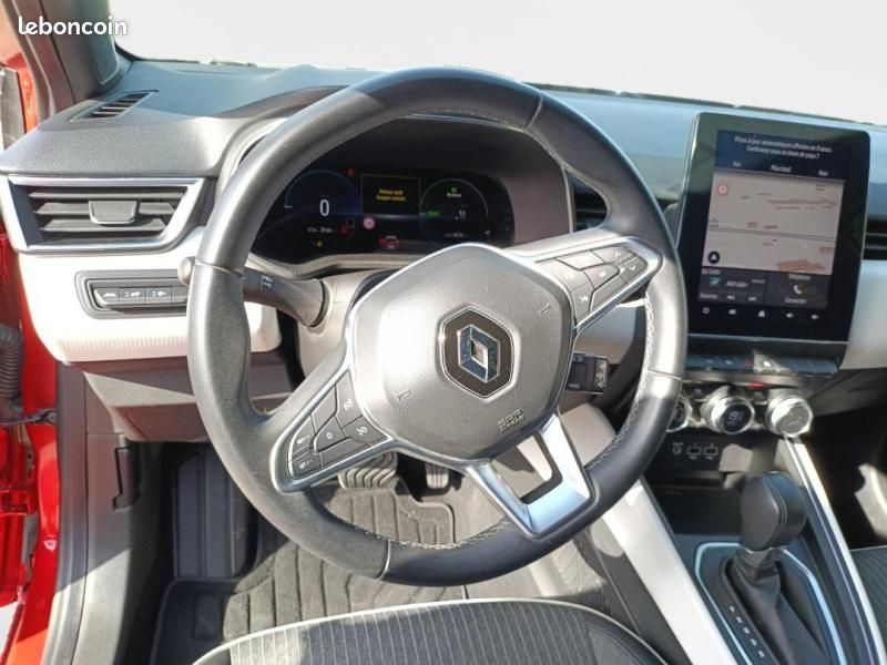 Renault Clio 1.6 E-Tech 145ch full hybrid Techno (image 15)