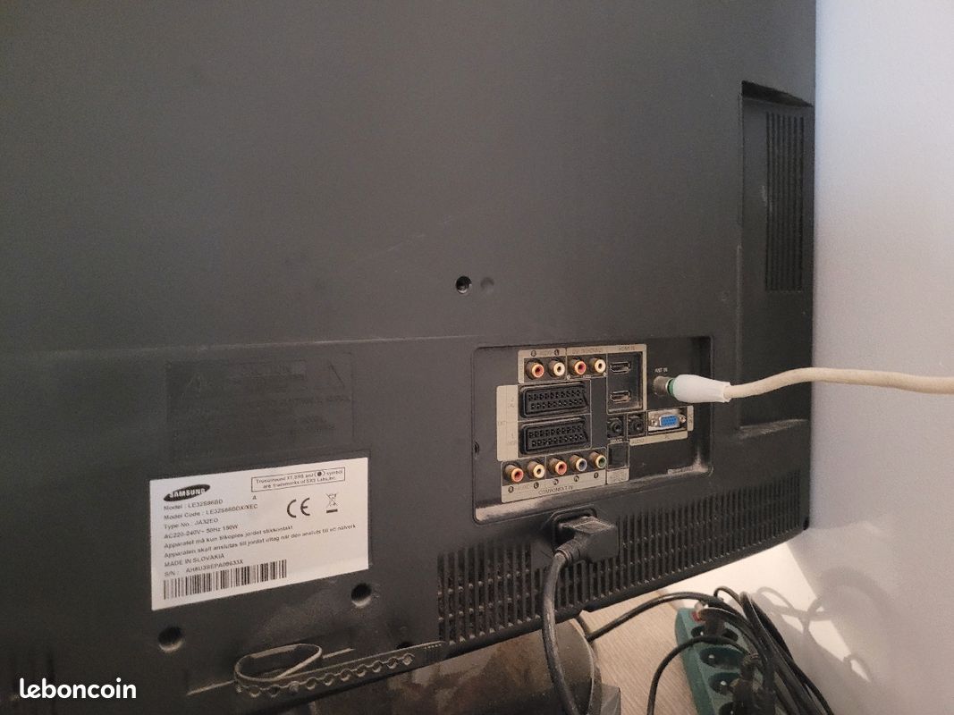 Vend téléviseur Samsung 70cm (image 2)