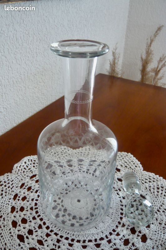 JOLIE CARAFE ANCIENNE à VIN, VERRE CISELE, BOUCHON à FACETTES (image 3)
