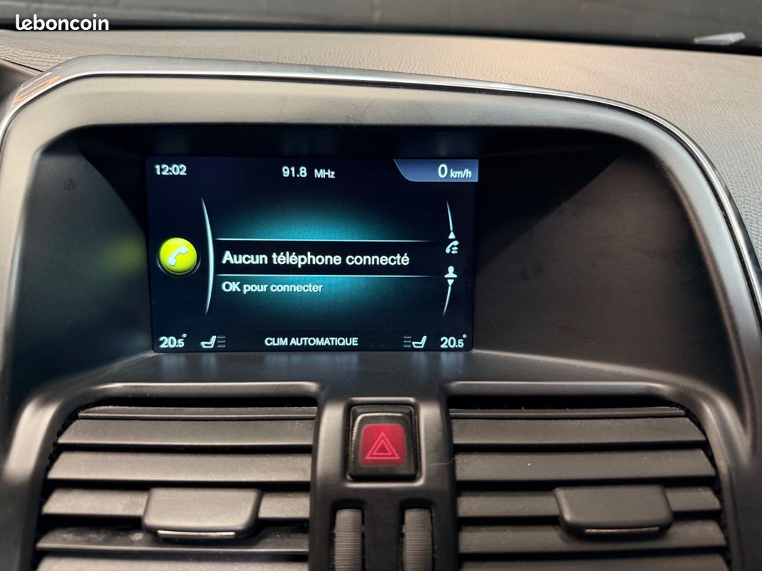 Volvo xc60 d4 190ch xenium + pack r-design-historique volvo-toit ouvrant-régulateur adaptatif-sièges elec (image 29)