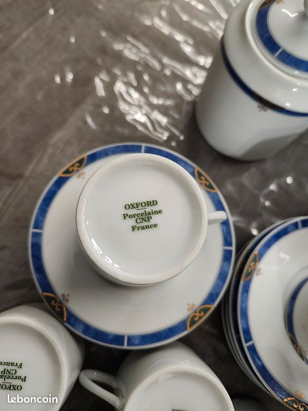 Service à café en porcelaine de LIMOGE - Arts de la table
