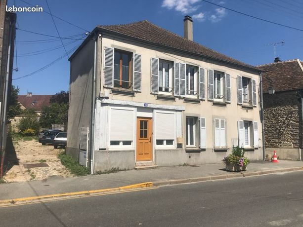 T3 non meublé + box + eau froide comprise