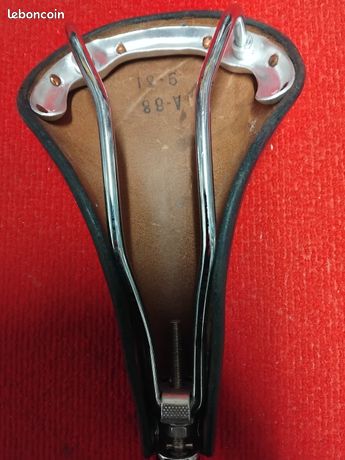 Selle Idéale 88 Speciale Competition – Cuir Marron (Années 1970)