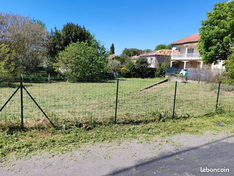Terrain constructible à Alès · 115 000 €
