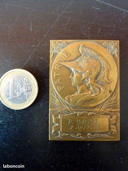 Médaille En Bronze Offert Par Le Journal - Signée Arthus Bertrand