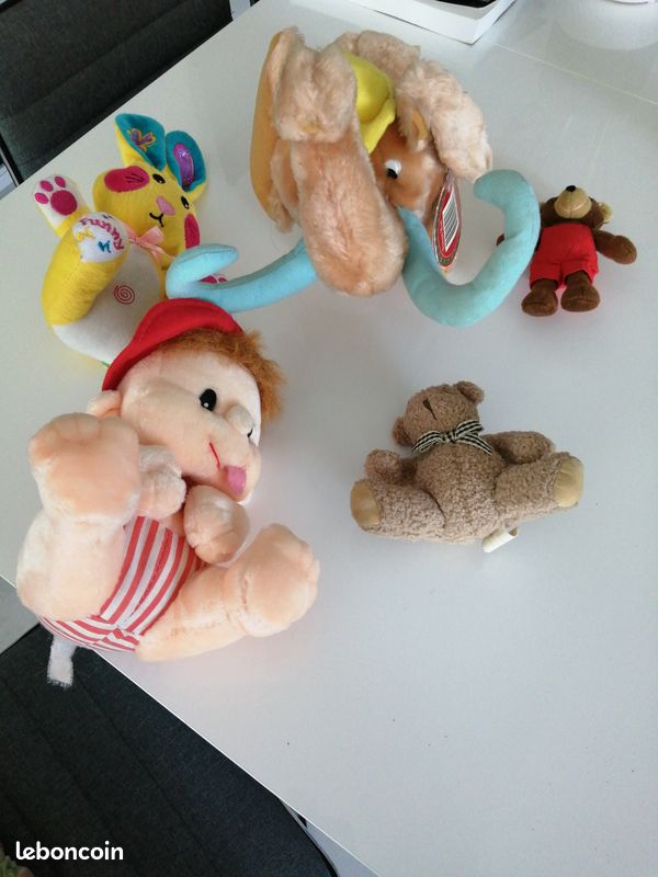 Le lot de peluche (image 1)