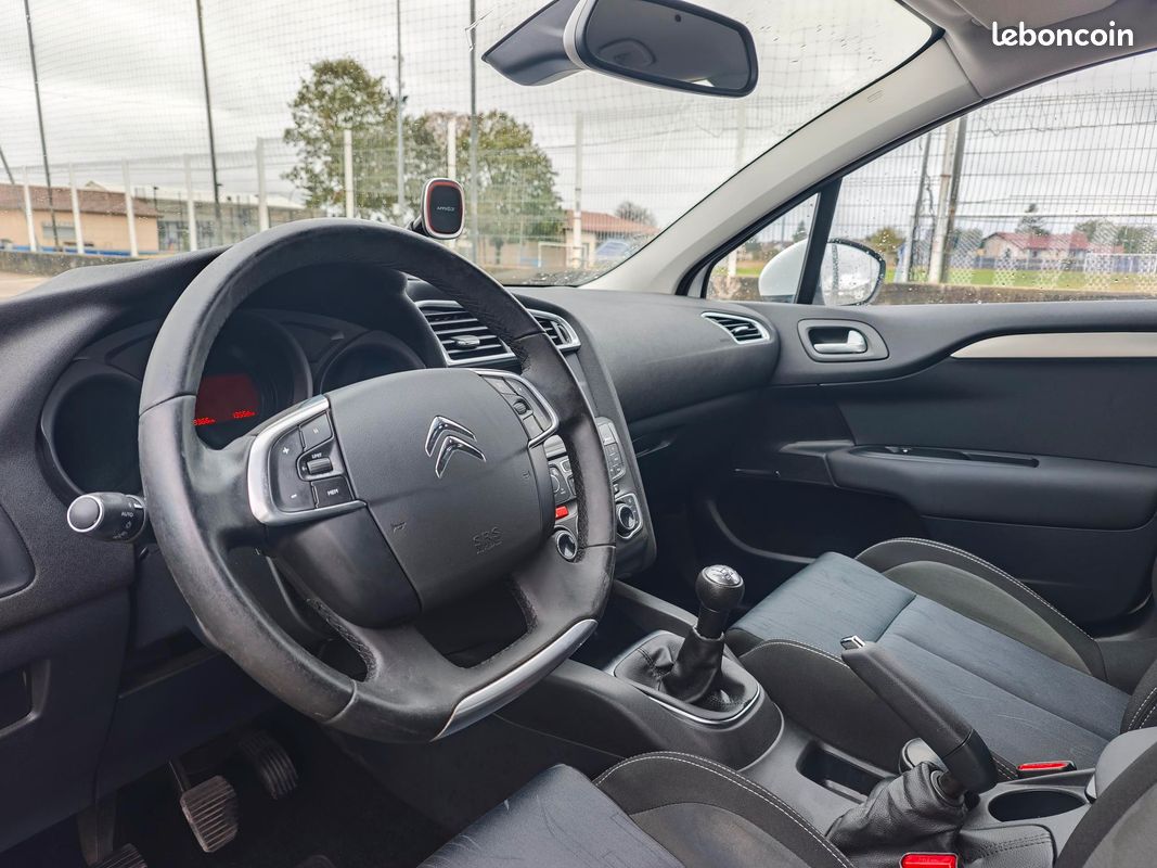 Citroën C4 1.6L VTi 120CH Confort - Suivi Citroën Complet - Radar - Garantie 🛡️ (image 10)