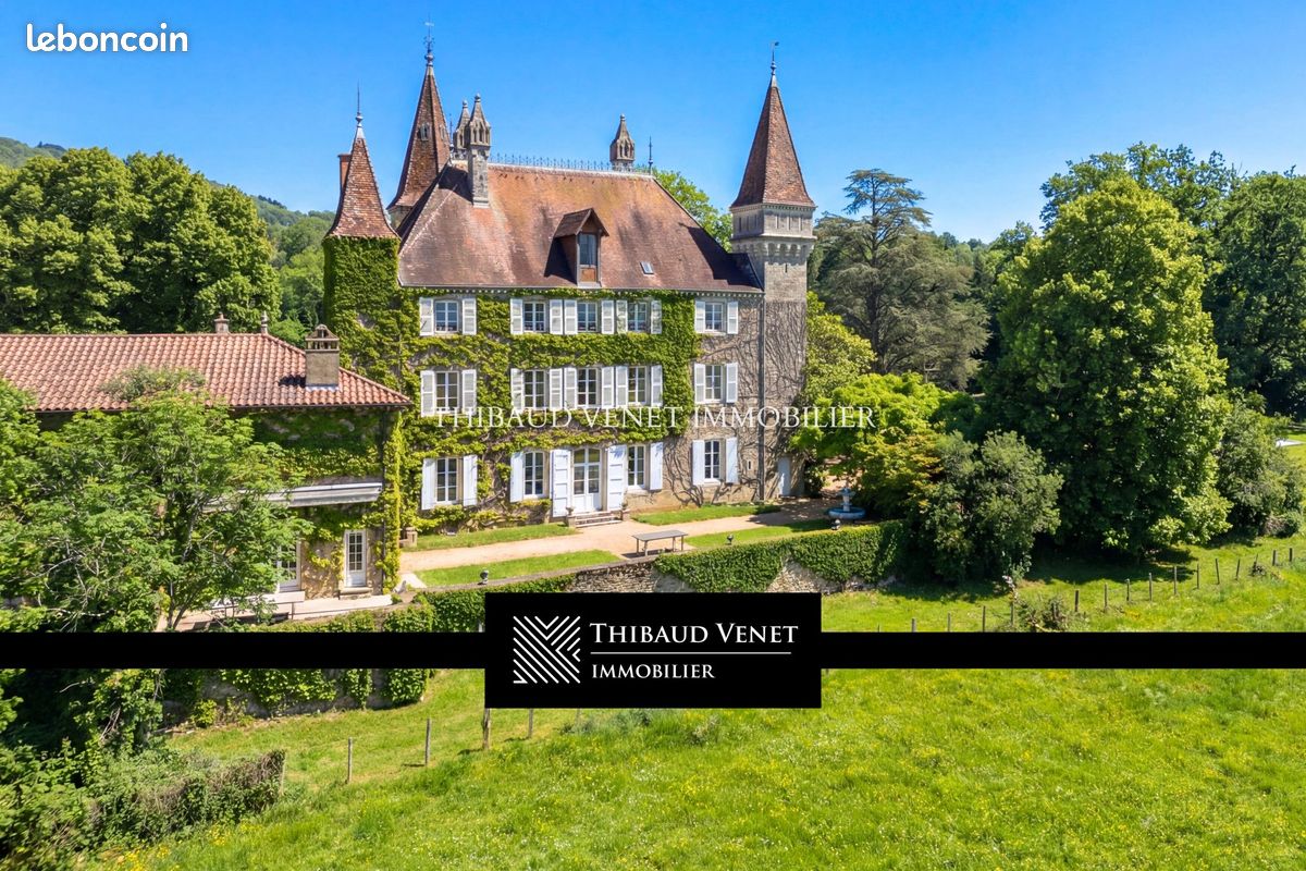 Maison 12 pièces 543 m² · à Bourg-en-Bresse · 543 m² · 1 190 000 €