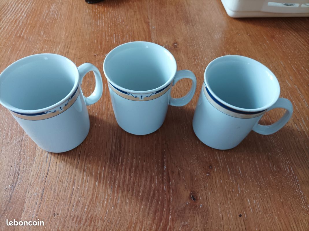 3 mugs (image 2)