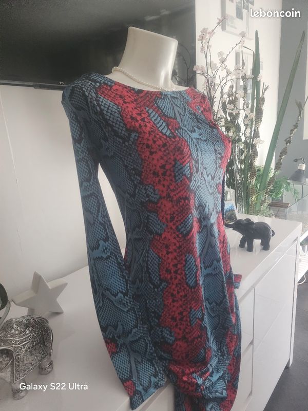 Une robe imprimée taille 36 marque NA-KD (image 13)