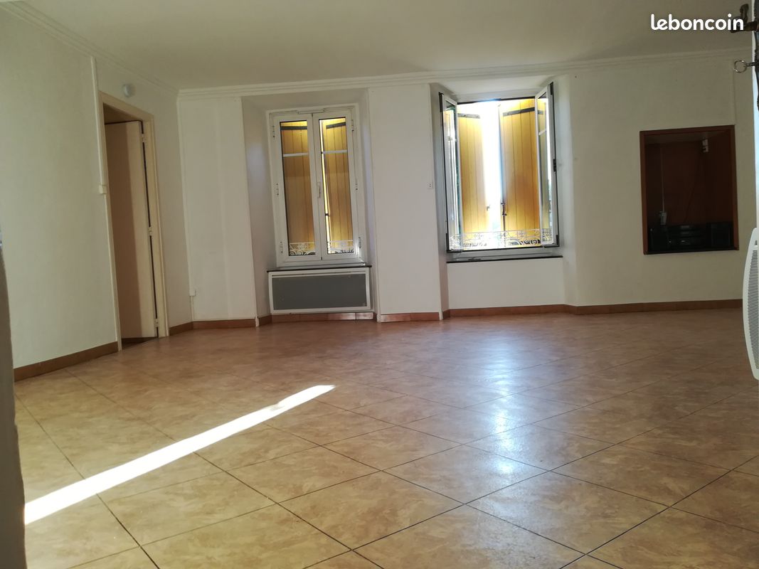 Appartement 3 pièces 82 m² · à Chalabre · 82 m² · 640 €