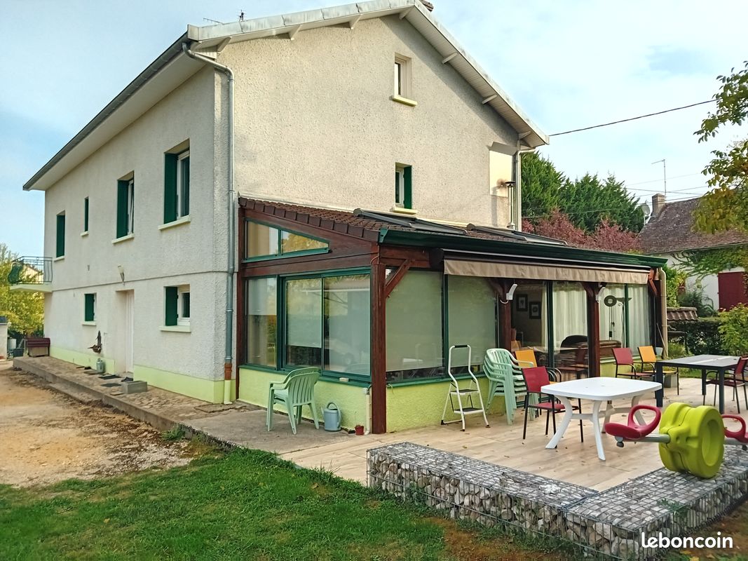 Maison 8 pièces 258 m² · à La Charmée · 258 m² · 361 000 €