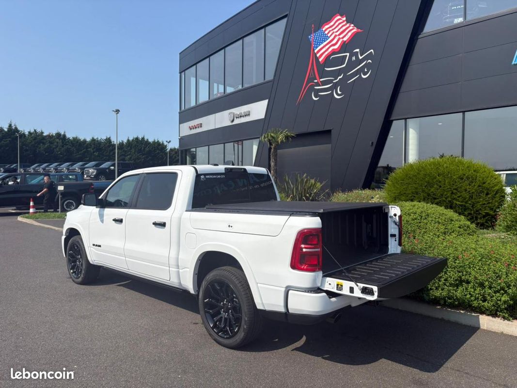 Dodge ram 1500 crew limited night edition rambox 2025 (image 9)