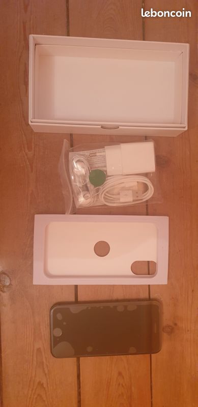 IPhone 8 64 GO Noir NEUF (image 3)