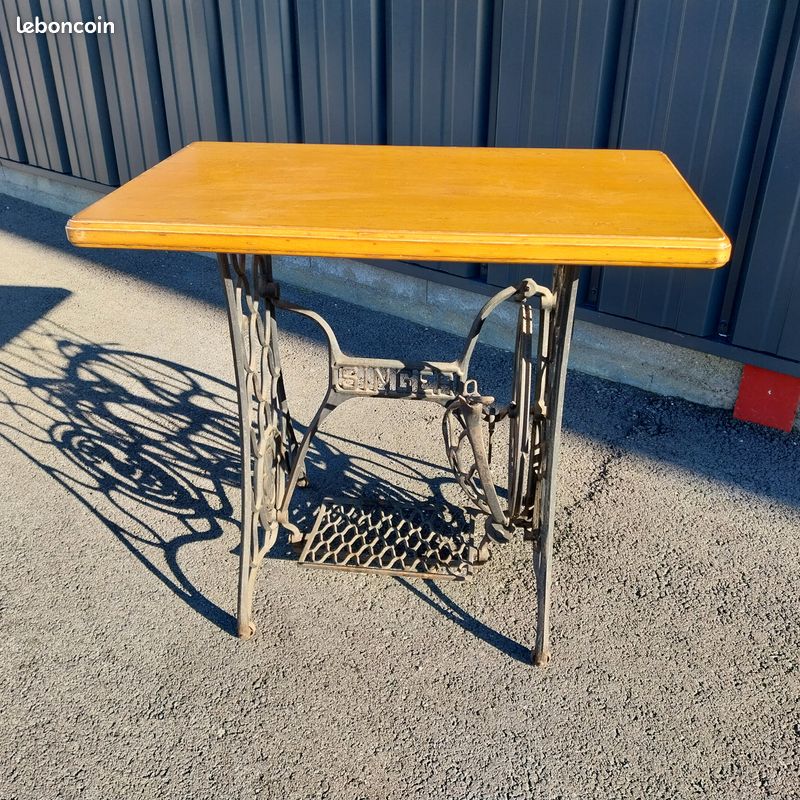 Table machine a coudre (image 1)