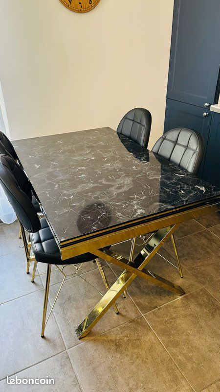Table à manger + 6 chaises (image 1)