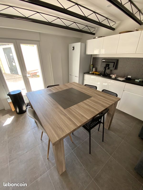 Table à manger/ salon / cuisine (image 1)
