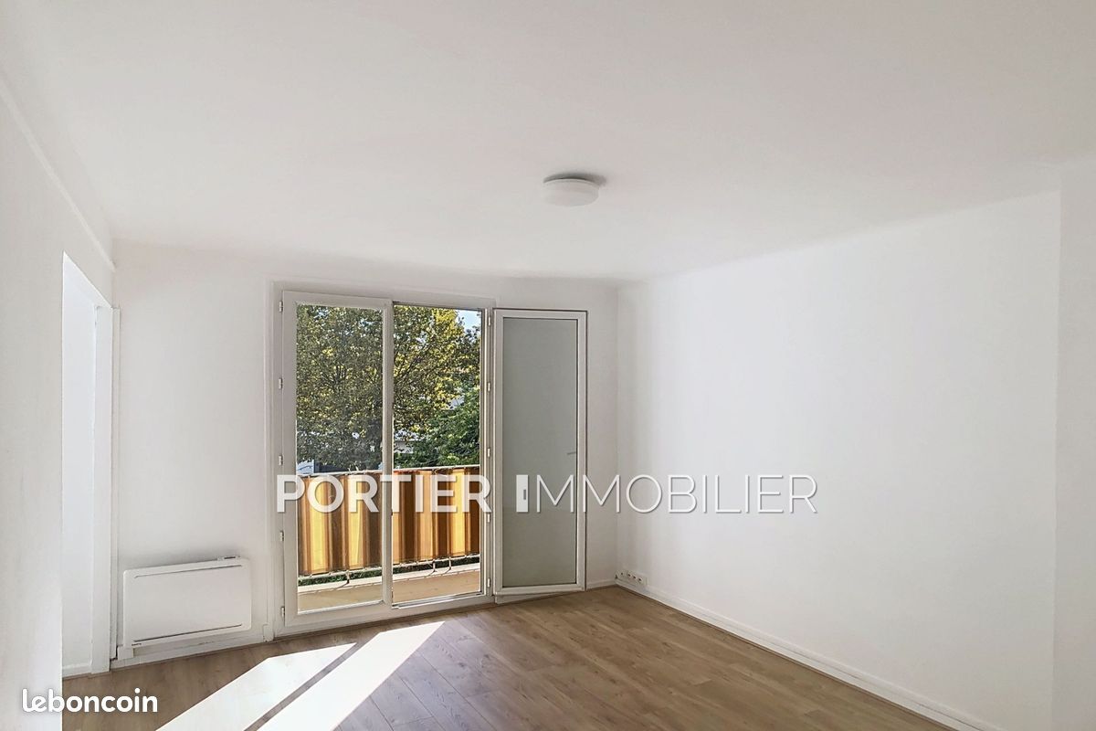 Appartement 2 pièces 45 m² · à Antibes · 45 m² · 900 €/mois