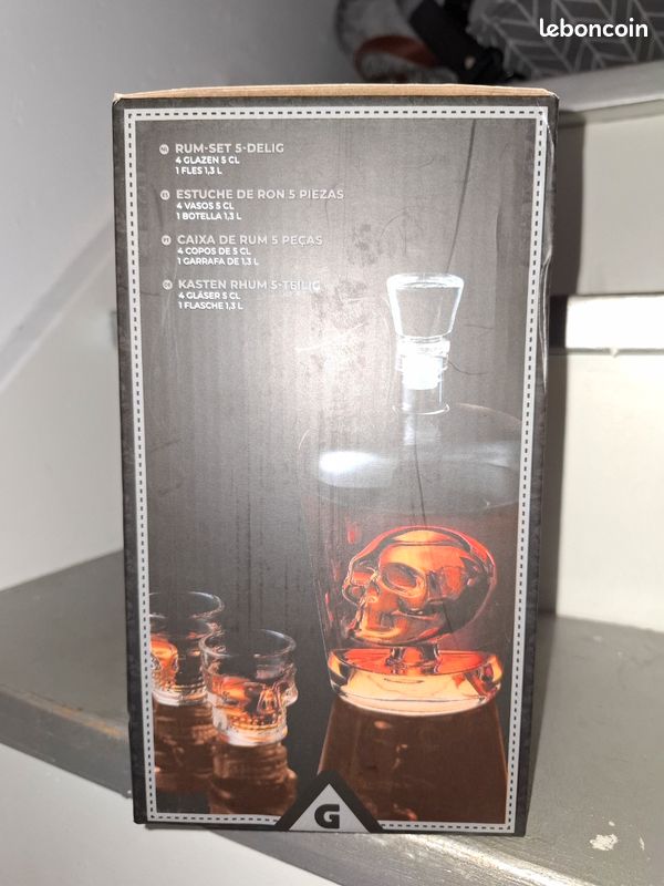 Coffret bouteille Crâne 5 pièce 1 bouteille 4 verre (image 2)