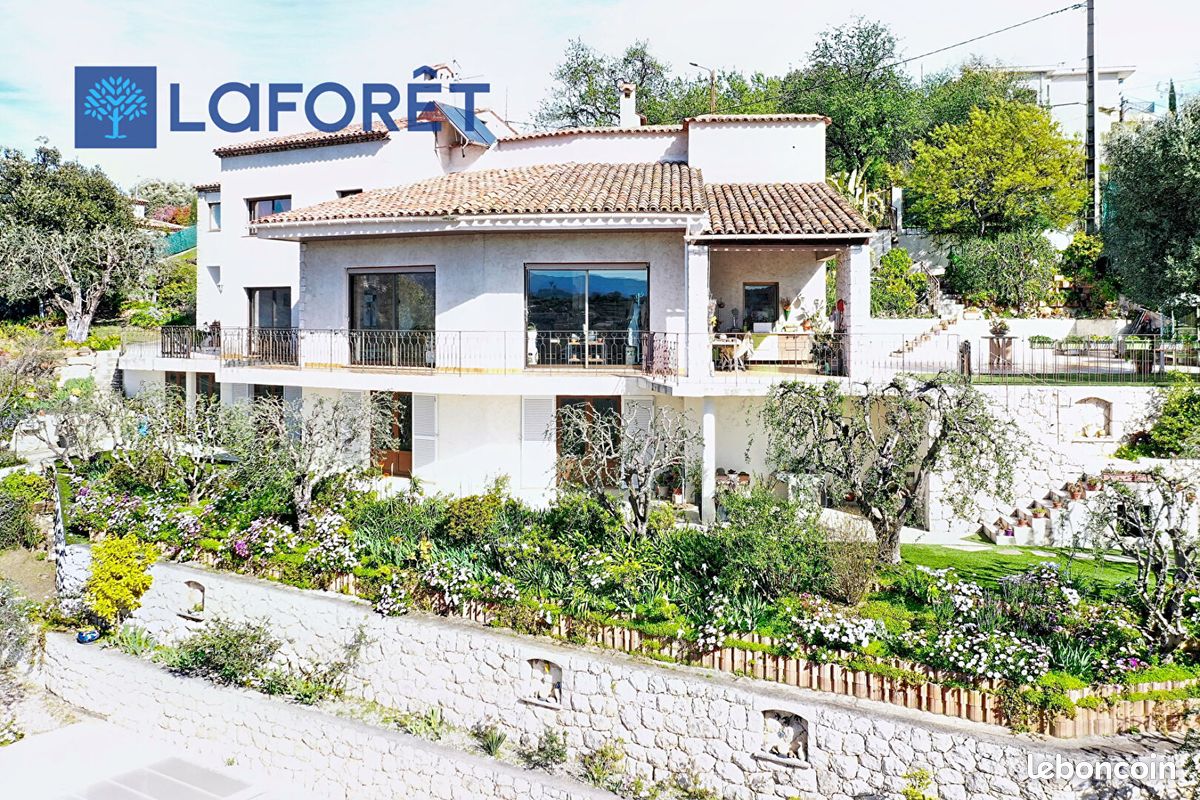 Maison 10 pièces 330 m² · à Cagnes-sur-Mer · 330 m² · 1 295 000 €