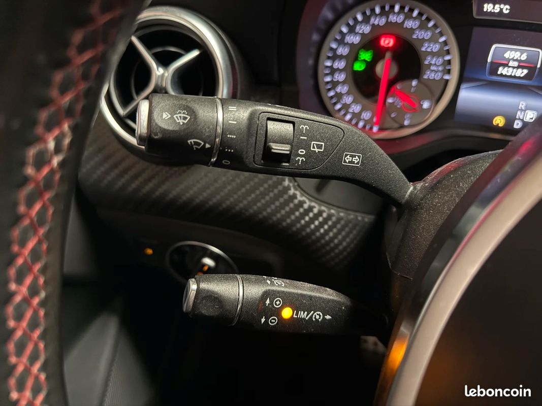 Mercedes-Benz CLASSE A 180D 110CH Fascination Pack AMG (image 22)
