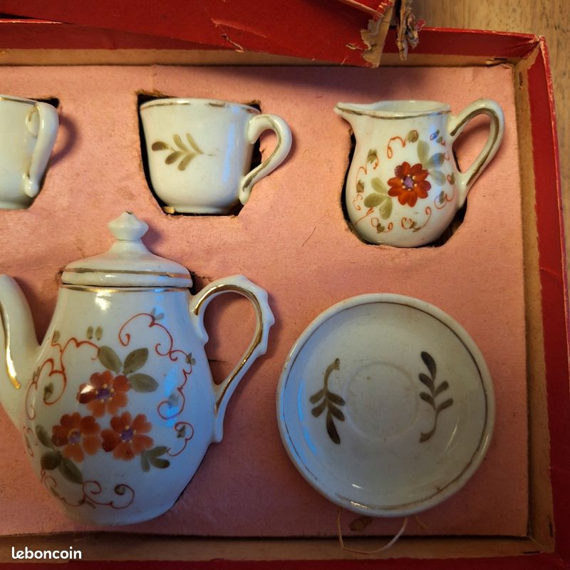 Jouet Ancien Dînette En Porcelaine - 27 Pièces, Occasion, Jeu D'imitation Vintage